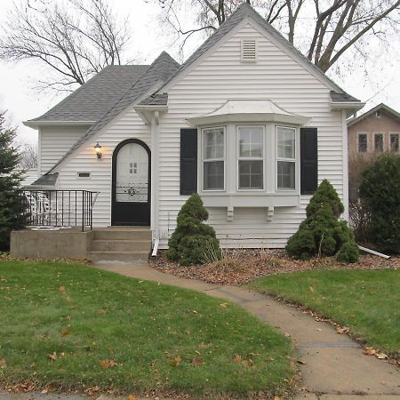 Covered By Faith Rentals -Storybook Home Rochester Dış mekan fotoğraf